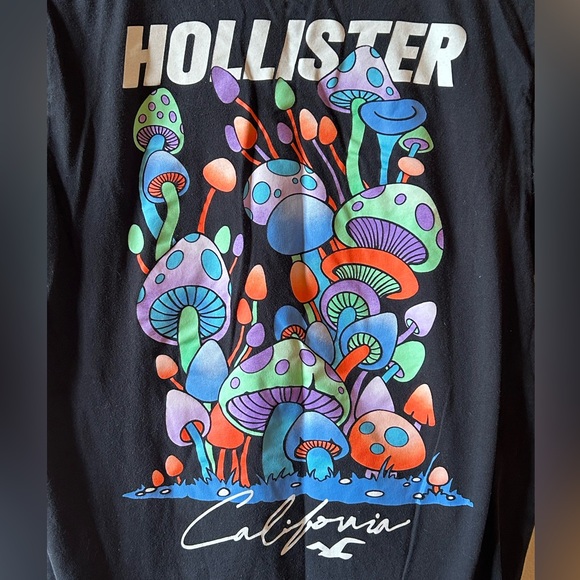 Hollister Black Psychedelic Mushroom Tshirt - Picture 4 of 5